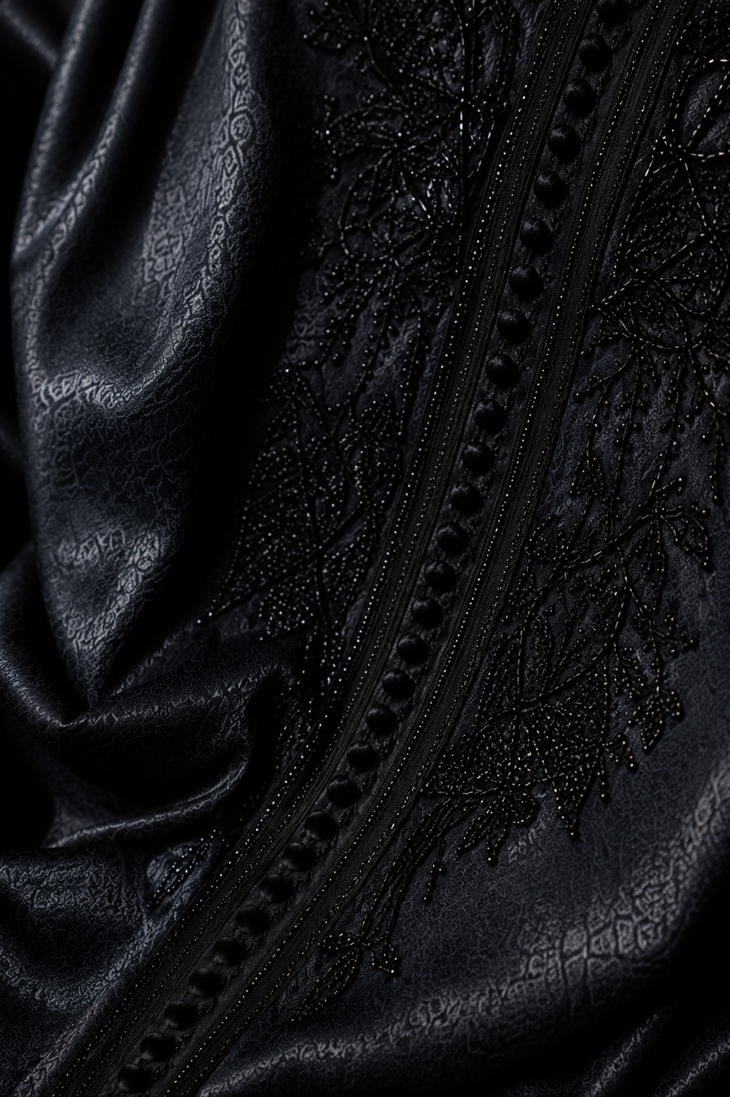 Caftan Marocain Noir Élégant Brodé – Caftan de Luxe Traditionnel
