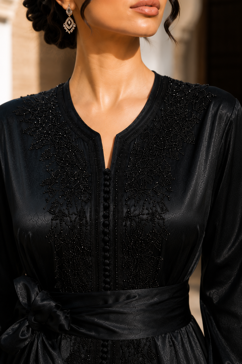 Caftan Marocain Noir Élégant Brodé – Caftan de Luxe Traditionnel
